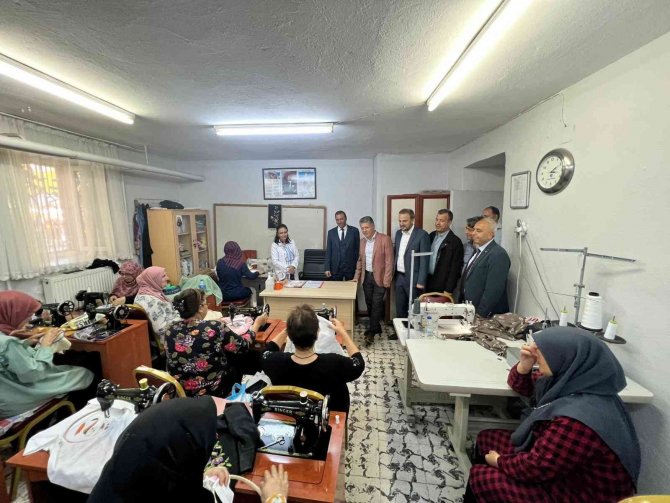 Milletvekili Özkan’dan Halk Eğitime Övgü