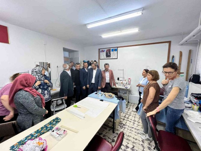 Milletvekili Özkan’dan Halk Eğitime Övgü