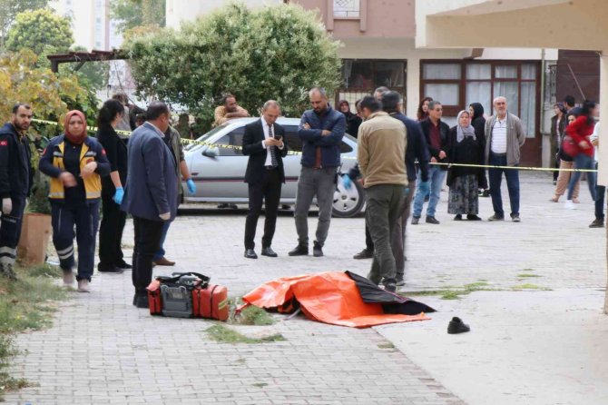 Onarmak İçin Çıktığı Çatıdan Düşen Yaşlı Adam Hayatını Kaybetti