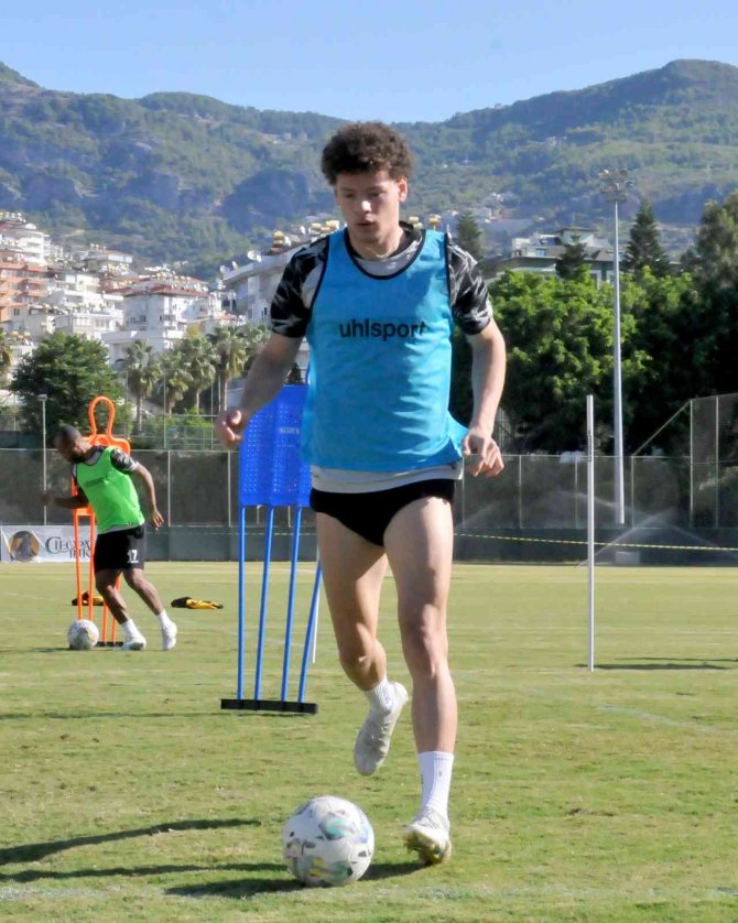 Alanyaspor, Akdeniz Derbisini Hazırlıklarına Başladı