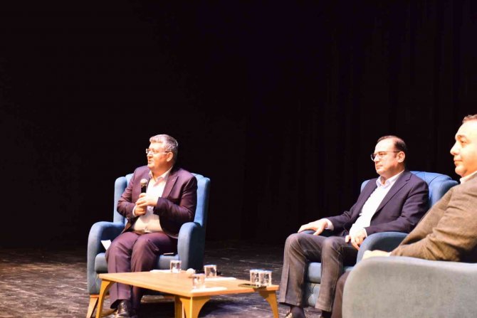 Altıeylül’de Türkiye Ve Dünya Gündemi Tartışıldı