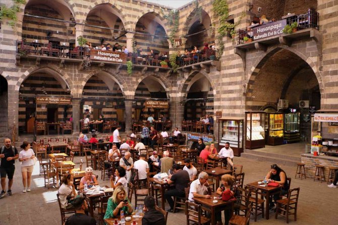 Diyarbakır’ın Tarihi Kimliği Hanlar