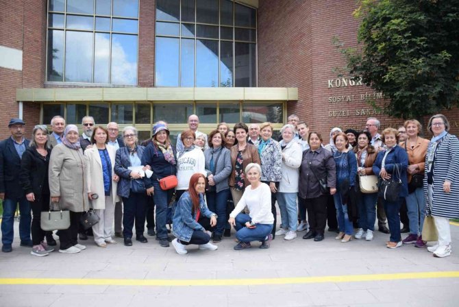 Tazelenme Üniversitesi Öğrencileri Oryantasyon Toplantısında Buluştu