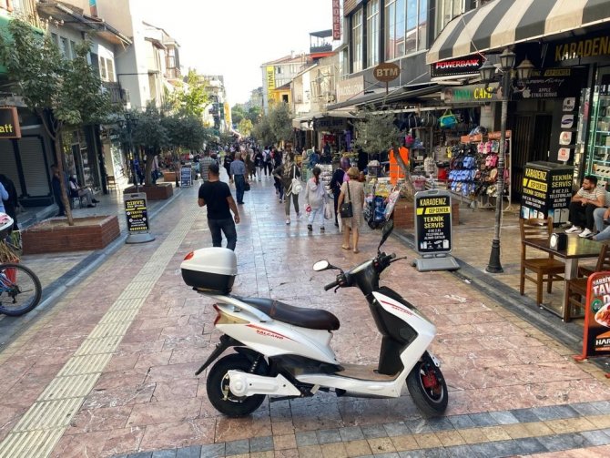 Trafiğe Kapalı Alanda Motosiklet Kullanan Sürücülere Cezai İşlem Uygulandı