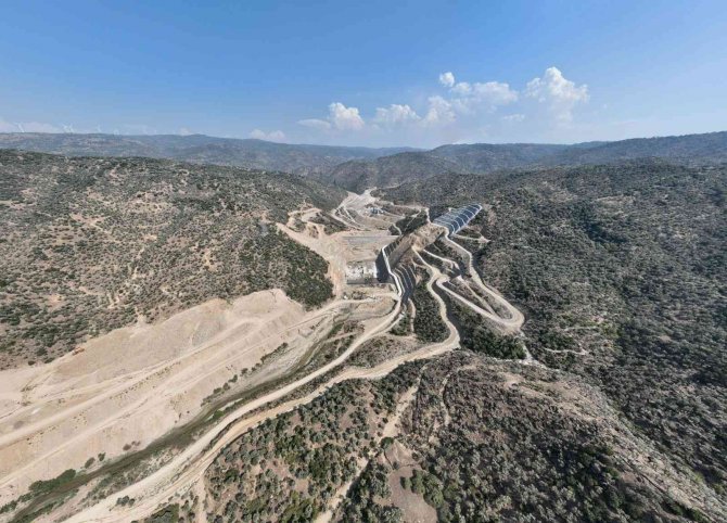 Sarıçay Barajı’nda Sıyırma Kazısı Tamamlandı