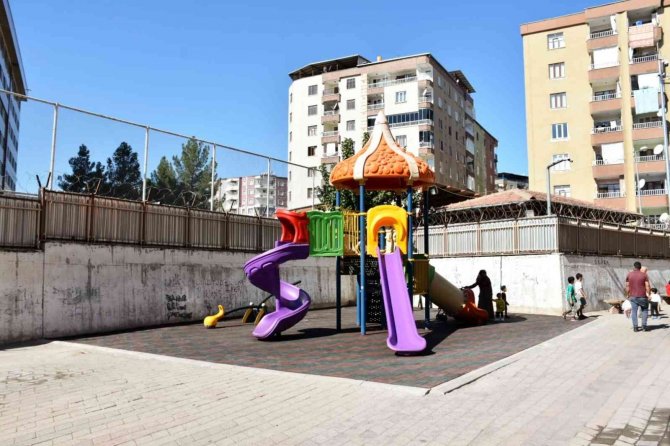 Bağlar Belediyesi, Çocukların Oyun Parkı Talebini Yerine Getirdi