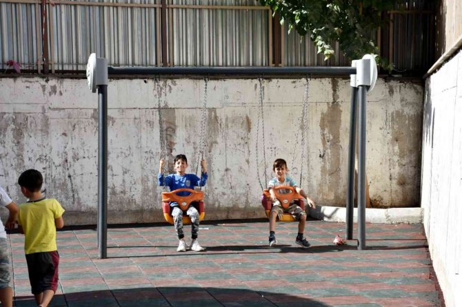 Bağlar Belediyesi, Çocukların Oyun Parkı Talebini Yerine Getirdi