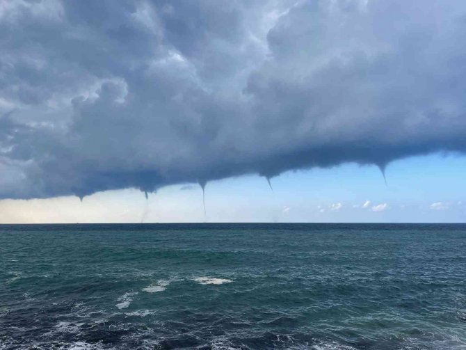 Bartın’ın Kurucaşile İlçesinde Hortumlar Oluştu
