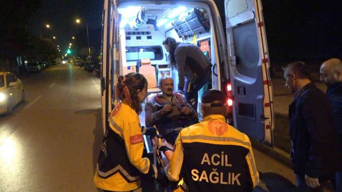Otomobil Motosikletle Çarpıştı: 1 Yaralı