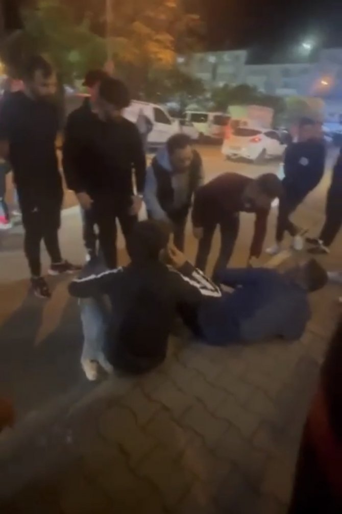 Bursa’da Yol Verme Meselesi Yüzünden Tartıştığı Kişiyi Bıçaklayarak Kaçtı
