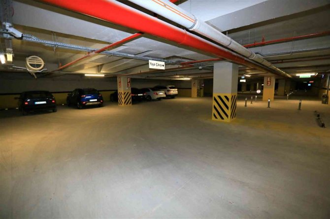 Büyükşehir Belediyesi 13 Otopark İle Hizmet Veriyor