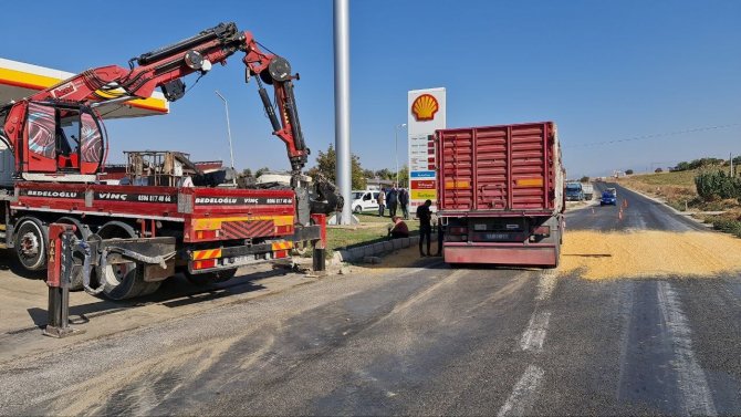 İ̇zmir’de Bir Kişinin Öldüğü Feci Kaza Kamerada