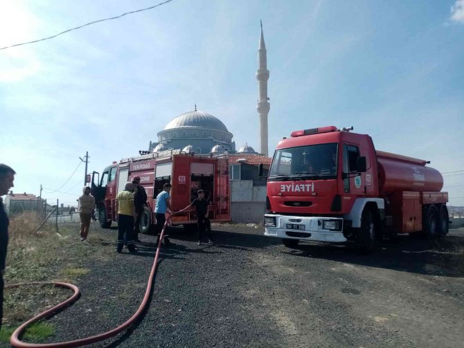 ‘Çöpleri Tutuşturayım’ Derken Az Daha Evi Yakacaktı