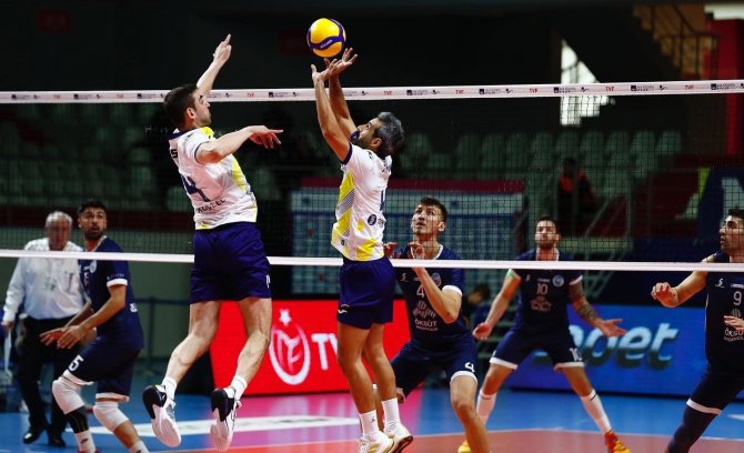 Efeler Ligi 3. Hafta: Fenerbahçe: 3- Develi Belediyespor: 2