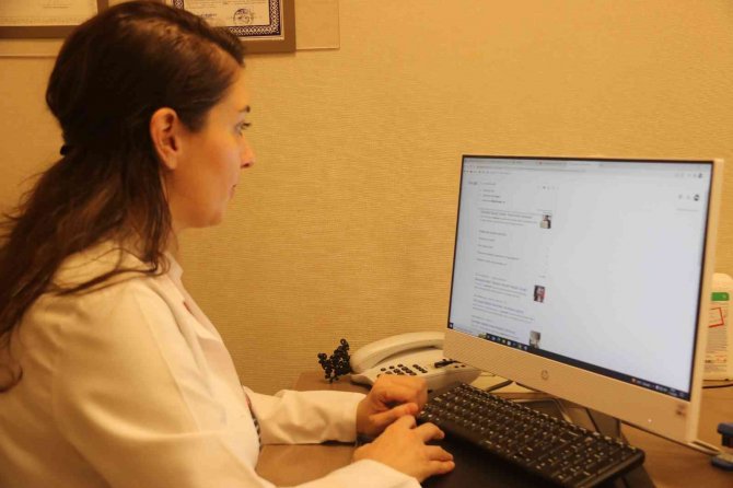 "İ̇nternetten Hastalık Arama" Hastalığına Dikkat