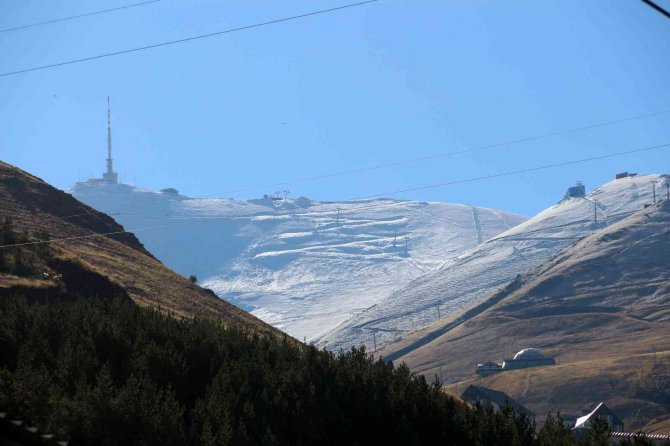 Erzurum’da Yüksek Kesimler Beyaza Büründü