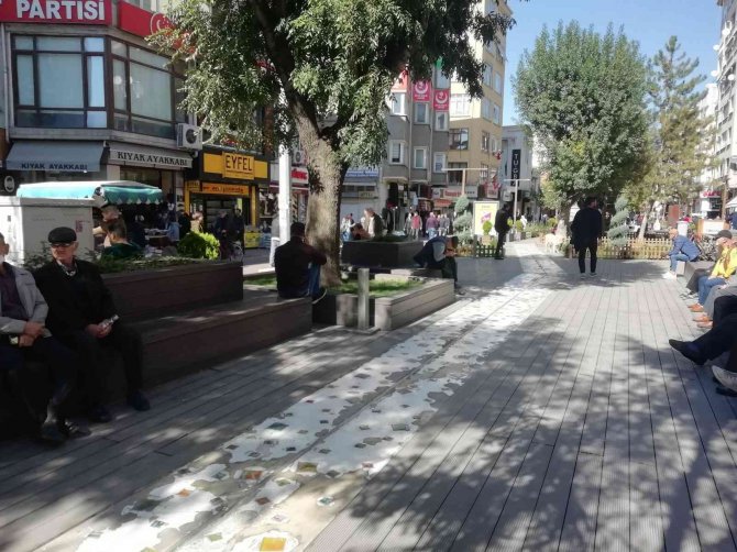 Eskişehirliler Sıcak Havanın Tadını Çıkardı