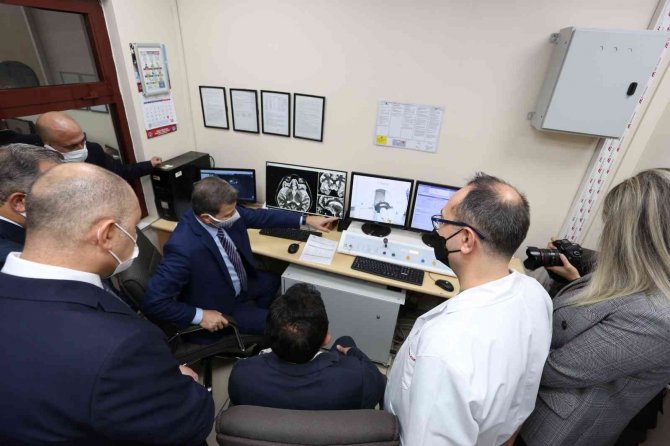 Tümör Tedavisinde “Gamma Knife” Teknolojisi Gazi Üniversitesi Tıp Fakültesi Hastanesi’nde Tanıtıldı