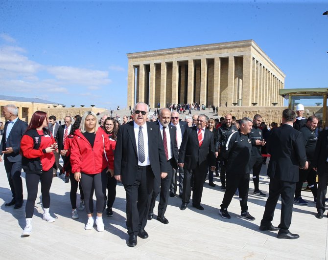 Gençlerbirliği Anıtkabir’i Ziyaret Etti