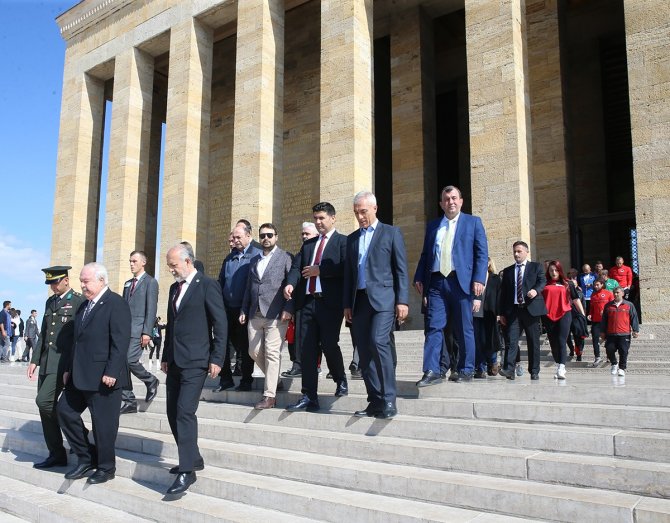 Gençlerbirliği Anıtkabir’i Ziyaret Etti