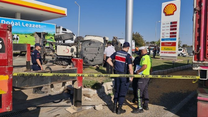 İ̇zmir’de Bir Kişinin Öldüğü Feci Kaza Kamerada