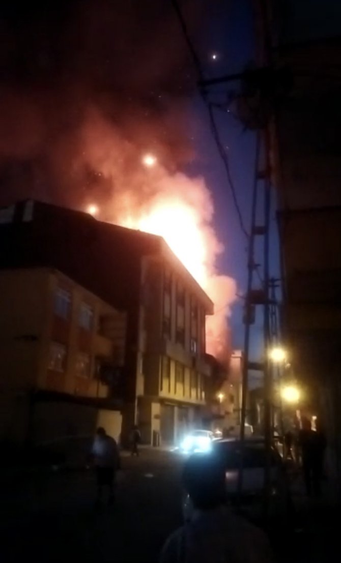 Kadıköy’de 3 Katlı Binada Yaşanan Patlamaya Ait Yeni Görüntüler Ortaya Çıktı