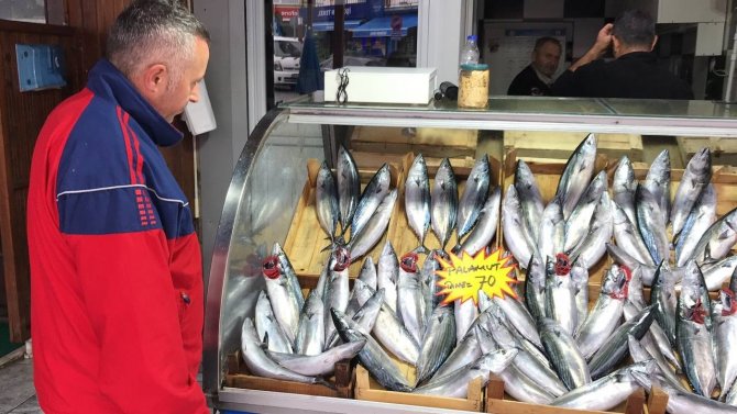 Fırtına, Balık Tezgahlarını Vurdu