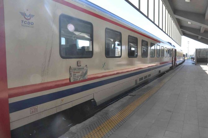 Doğu Ekspresi’ne Kaya Engeli