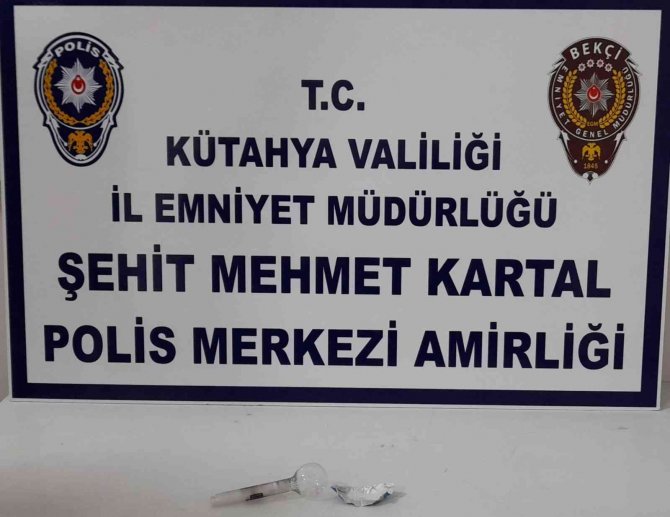 Kütahya’da Bekçiler İki Kişinin Üzerinde Uyuşturucu Ele Geçirdi