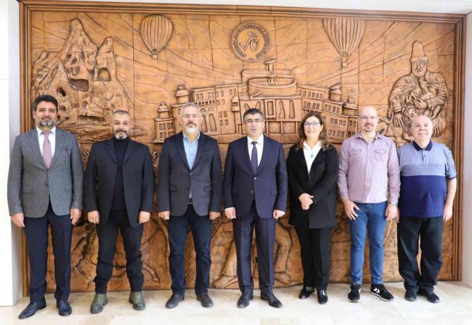 Nevü’ye İki Atama