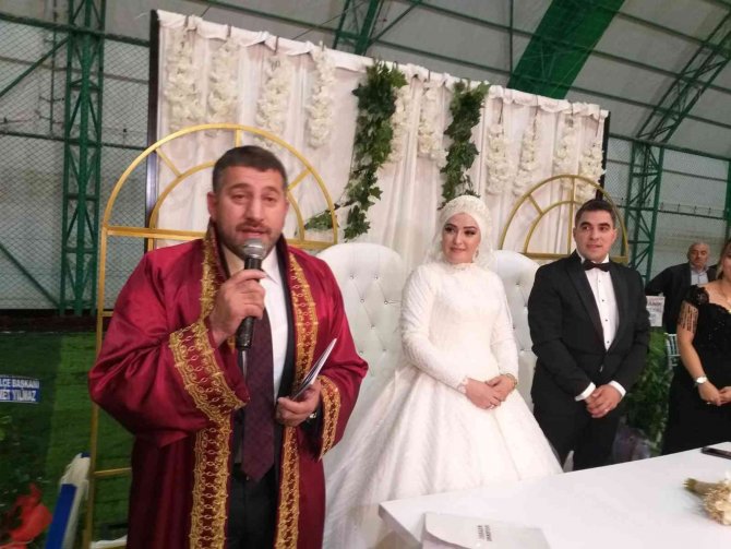 Zabıta Memuru Başkana Enişte Oldu