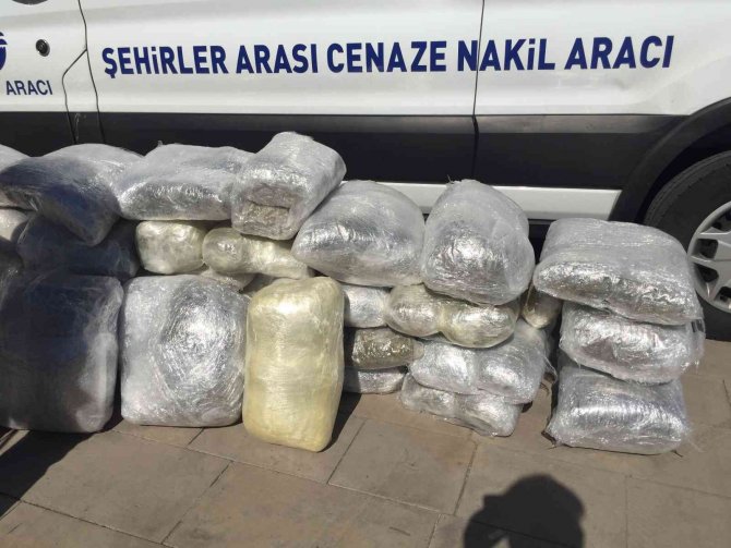 İ̇bb Çalışanları Cenaze Götürdü, Esrar Getirirken Yakalandı