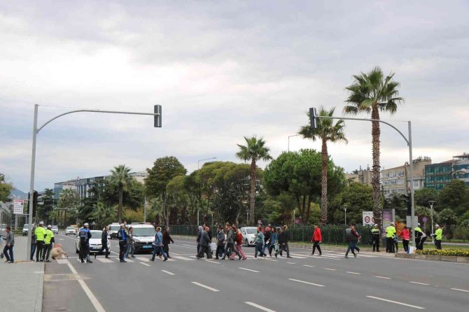 Yayalara Trafik Işıkları Uygulaması