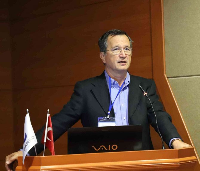 Sanko’da “Adolesan İ̇diopatik Skolyoz’’ Kursu