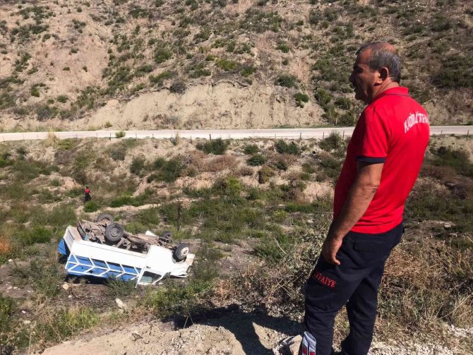 Osmaniye’de Kamyonet Şarampole Devrildi: 1 Ölü, 2 Yaralı