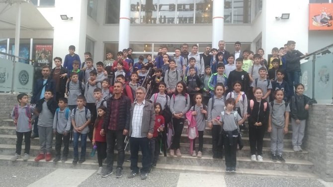 Simav’da Öğrencilerin Sinema Keyfi