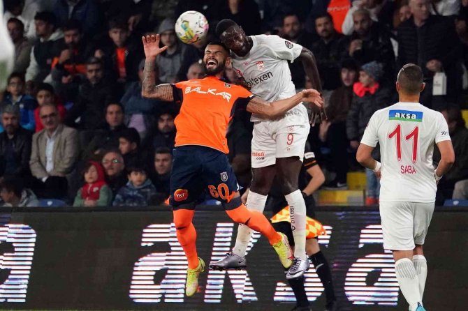 Spor Toto Süper Lig: Başakşehir: 0 - Sivasspor: 1 (İ̇lk Yarı)