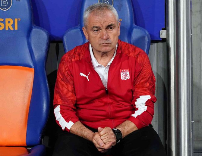 Spor Toto Süper Lig: Medipol Başakşehir: 0 - Sivasspor: 0 (Maç Devam Ediyor)