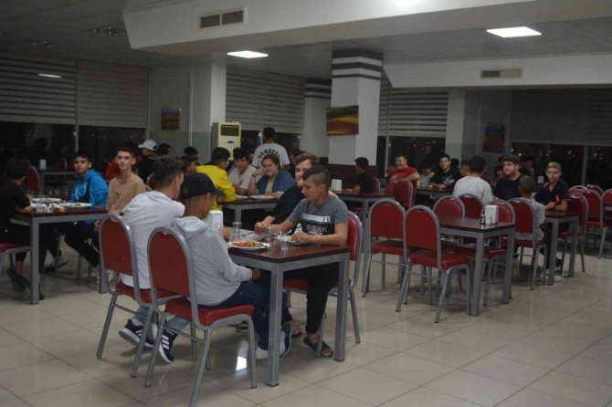 Stajdan Dönen Turizm Ve Ticaret Öğrencilerine İ̇talyan Mutfağı Sürprizi