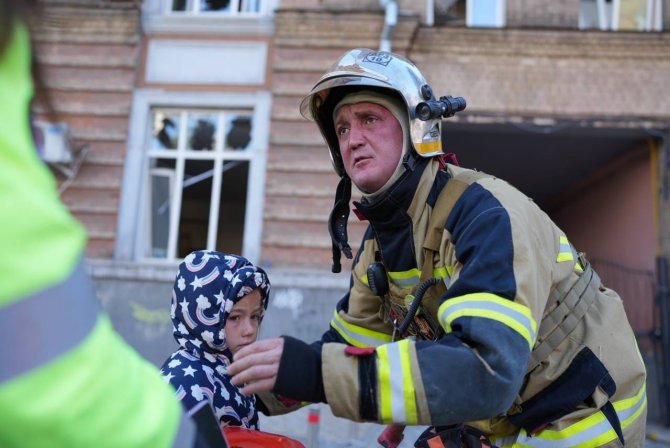 Zelenskiy’den "Sığınaklarda Kalın" Çağrısı