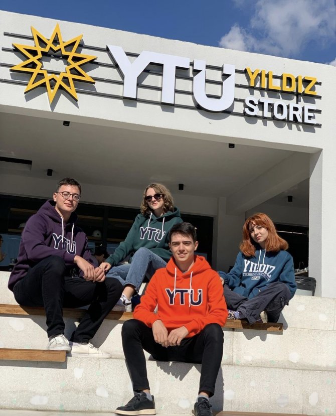 Kampüsler Renklendi