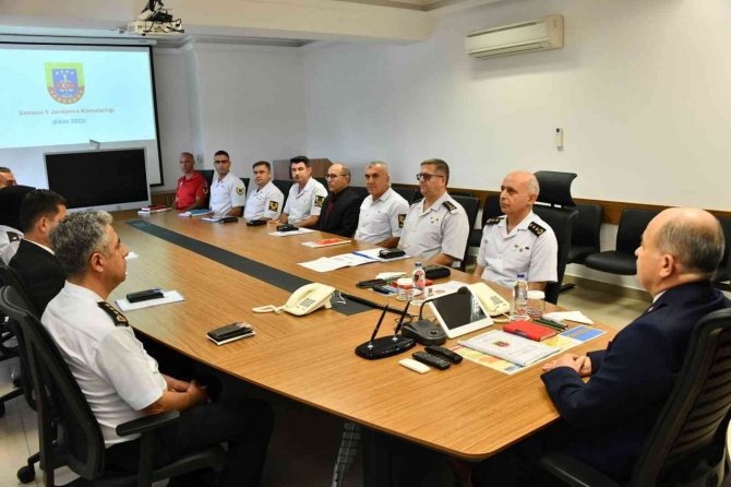 Jandarma Aranan 4 Bin 608 Şüpheliyi Yakaladı