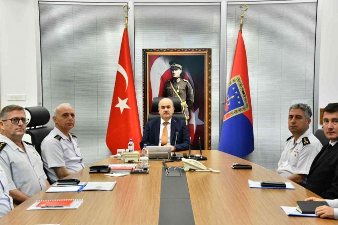 Jandarma Aranan 4 Bin 608 Şüpheliyi Yakaladı