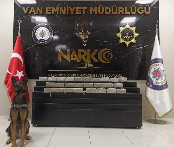 Van’da 15 Kilo Eroin İle Bin 547 Adet Extacy Hap Ele Geçirildi