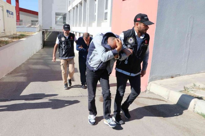 İ̇bb’nin Cenaze Aracıyla Uyuşturucu Sevkiyatına 3 Tutuklama
