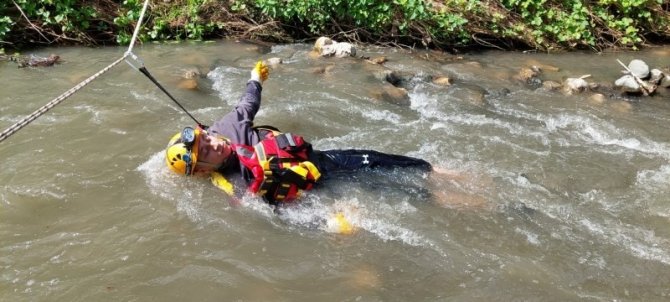 Afad Ekipleri Tarafından Su Üstü Kurtarma Tatbikatı Yapıldı