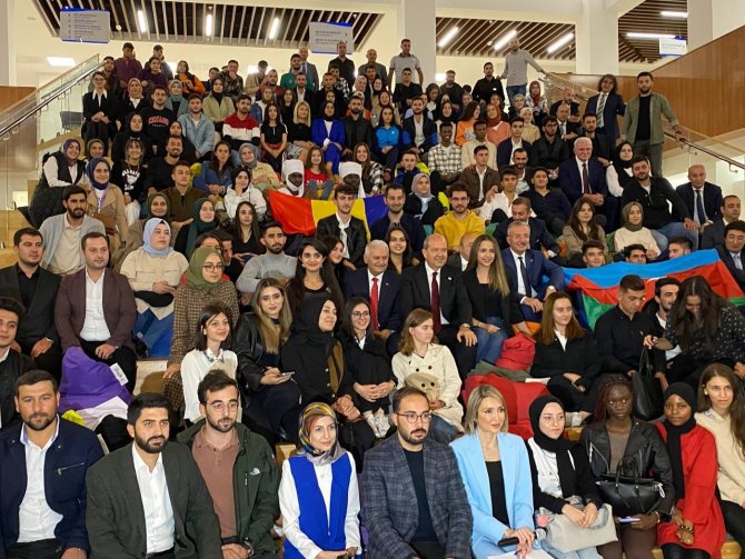 Yıldırım, Üniversite Öğrencileriyle Buluştu