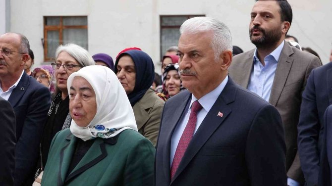 Binali Yıldırım, Trabzon’da Anaokulu Açılışına Katıldı