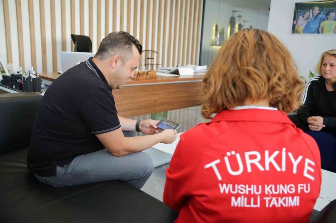 Başkan Aydın, Şampiyonu Ağırladı