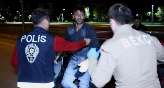 Ters Yola Girip Polisleri Peşine Taktı, Yakalanınca Helallik İstedi
